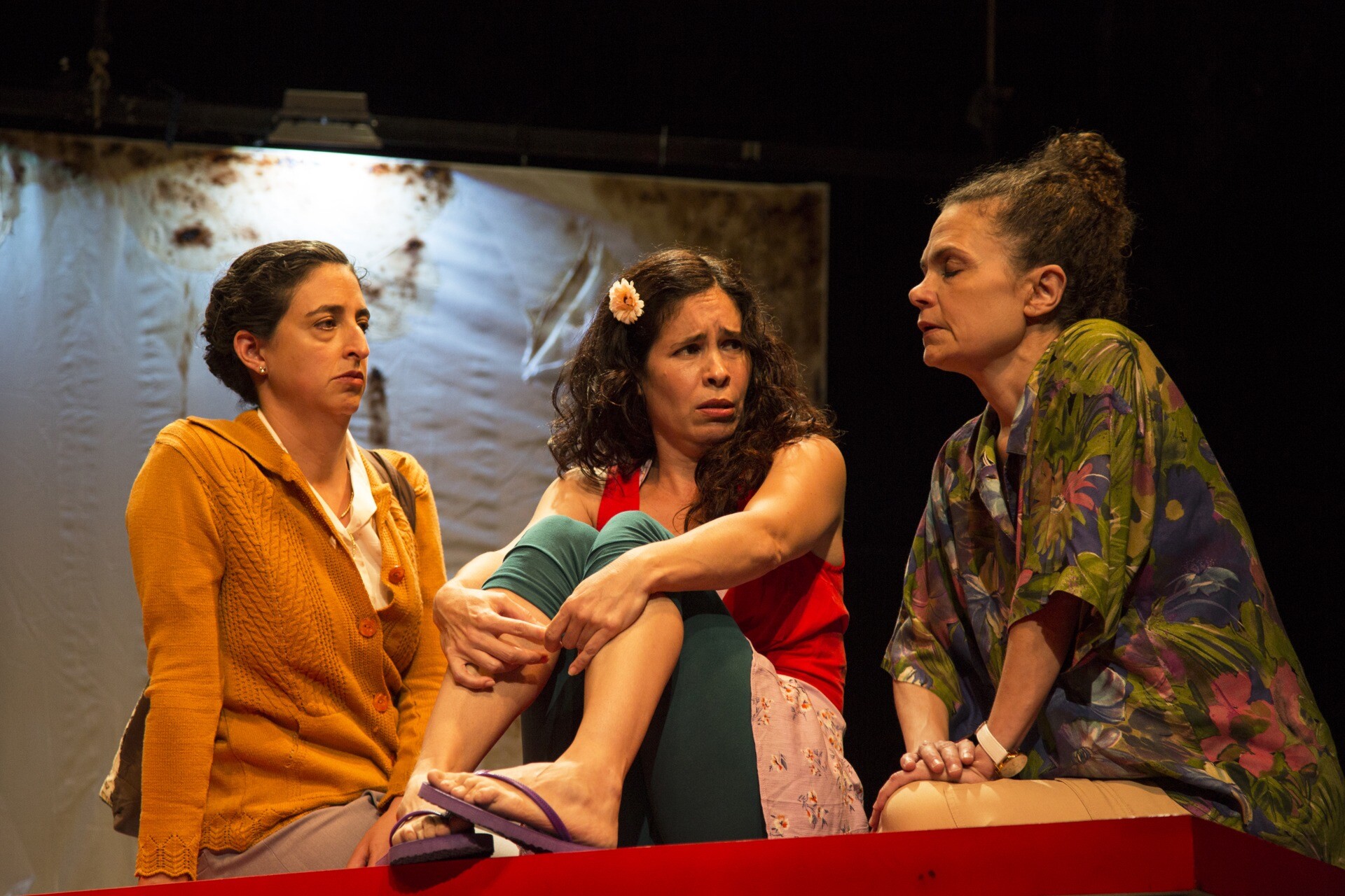 Escena 3 de Las Partículas de Dios dirigida por Gabriela Ochoa