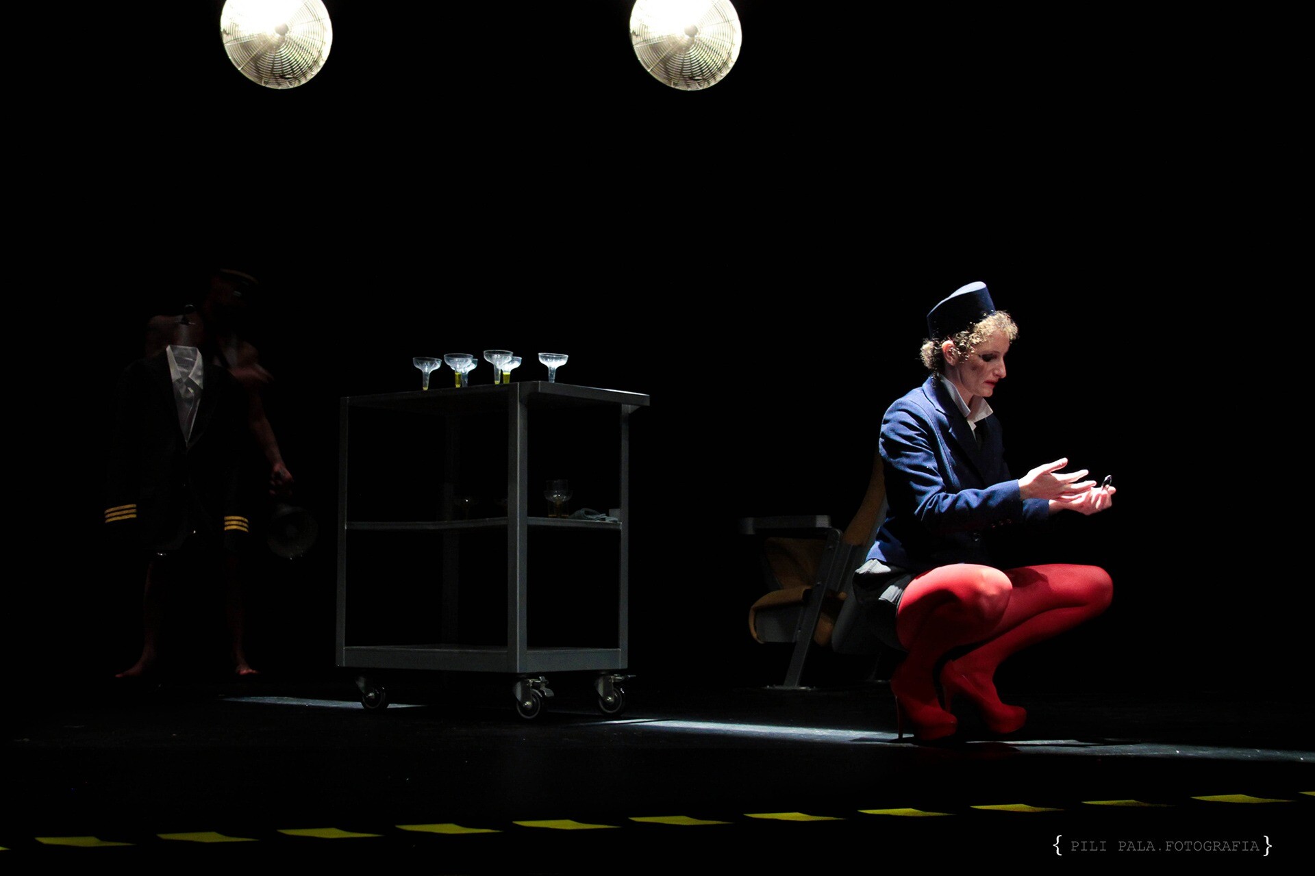 Escena 4 de Sin Paracaídas dirigida por Gabriela Ochoa