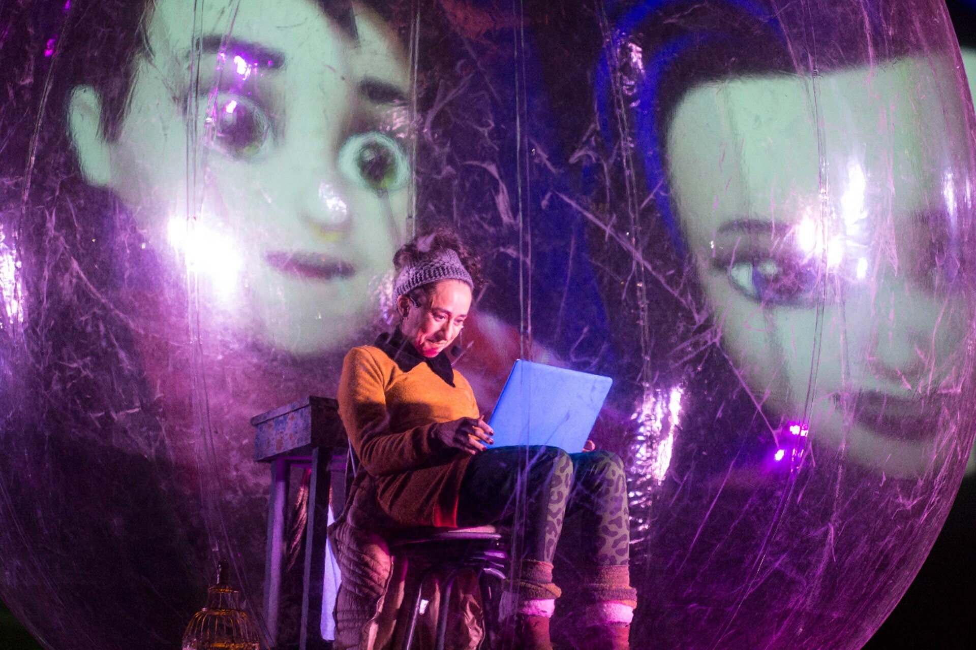 Escena 11 de Toda la Culpa Es de Ella dirigida por Gabriela Ochoa